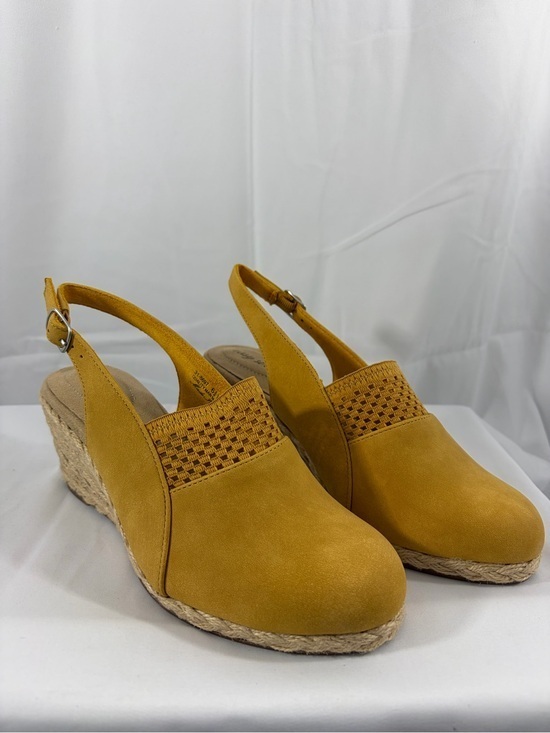 easy street Shoes - NWT Easy Street Women’s Size 6.5W Mustard Yellow Slingback Wedge Espadrilles